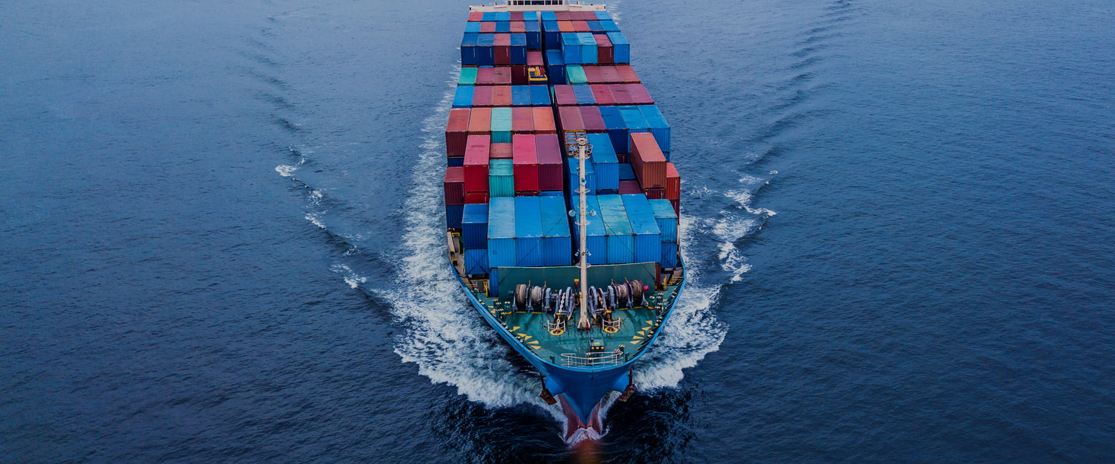 What is an international freight forwarder